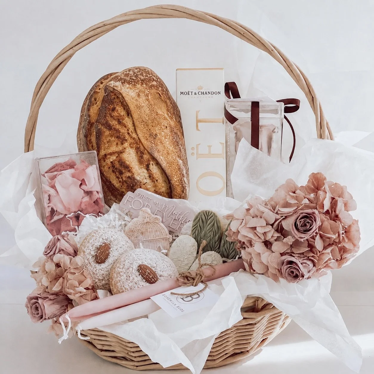 So much has been happening the past 2 weeks I feel like some combination of these emojis 🫠😶&zwj;🌫️🙃😵&zwj;💫 Just some of the fun activities and competitions going down:

$200 Mother&rsquo;s Day giveaway bouquet:
make sure you&rsquo;re signed up 