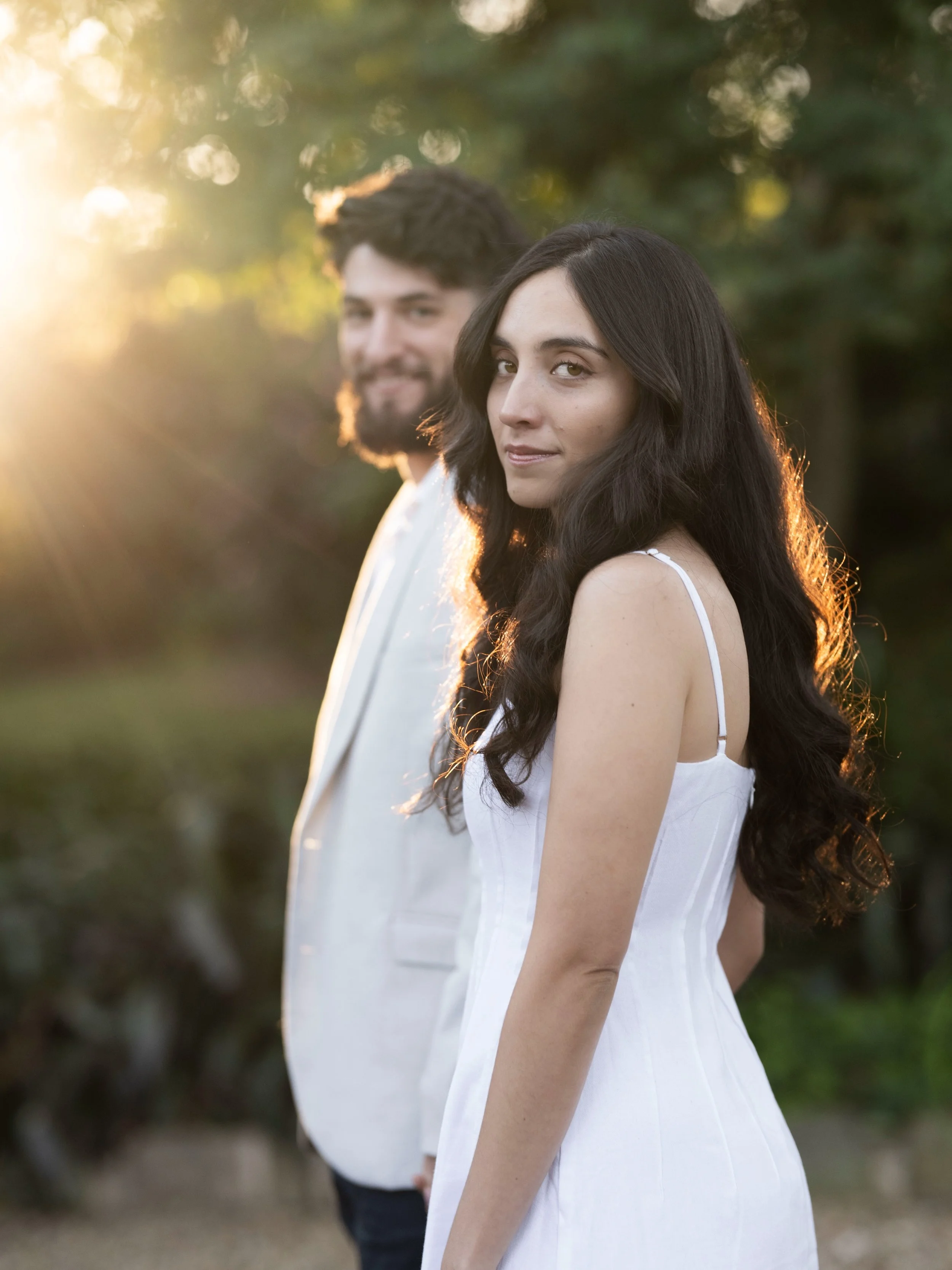 At the perfect golden hour, with the talented @clareoliverphotographer known for capturing intimate moments, at the best hidden secret venue for proposals @guestlands. Say no more 🙌