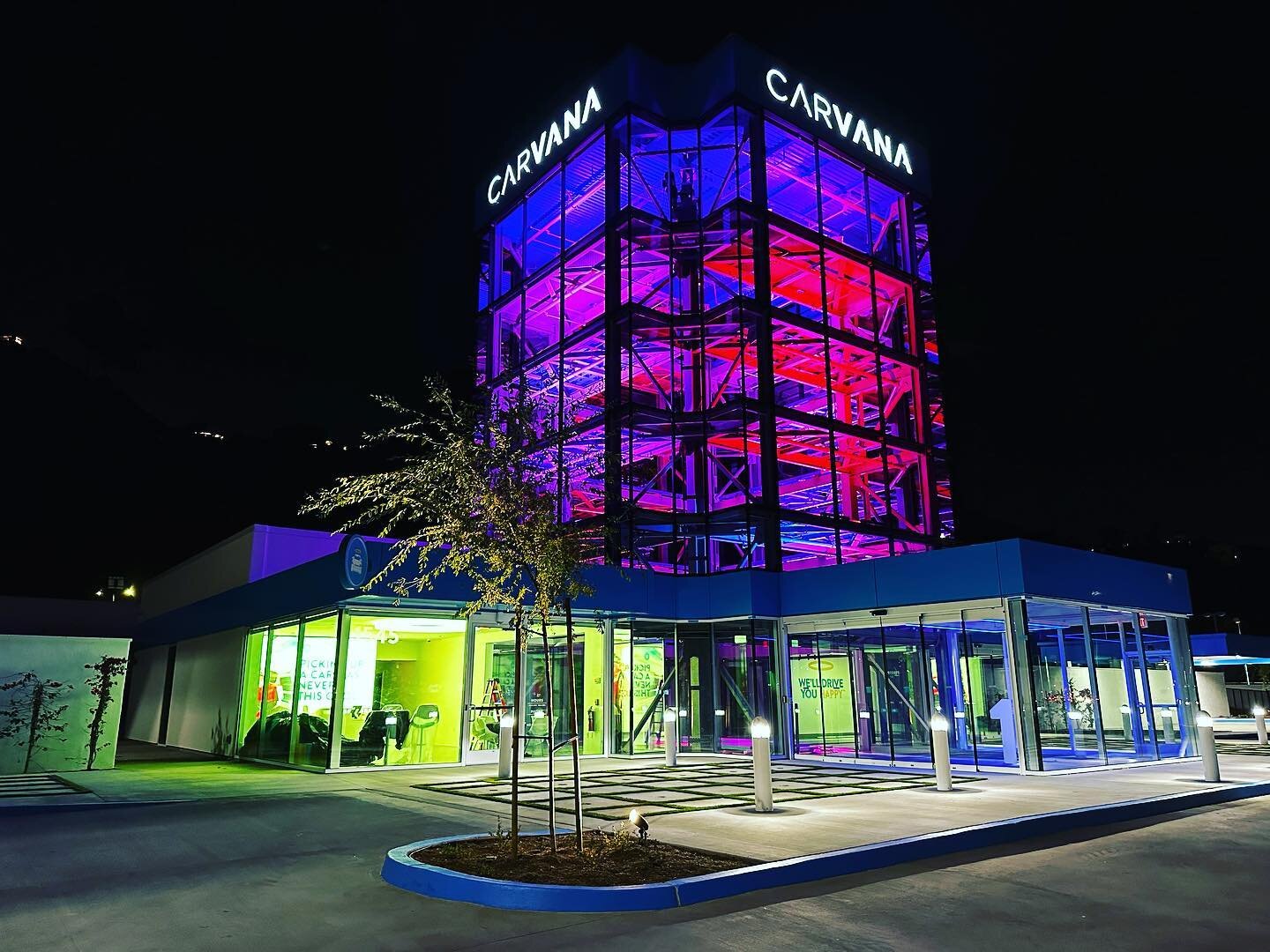 WOW! This one turned out cool! Once again great work guys! Thanks for everything @parkway.construction @gocarvana #neon #construction #electricians