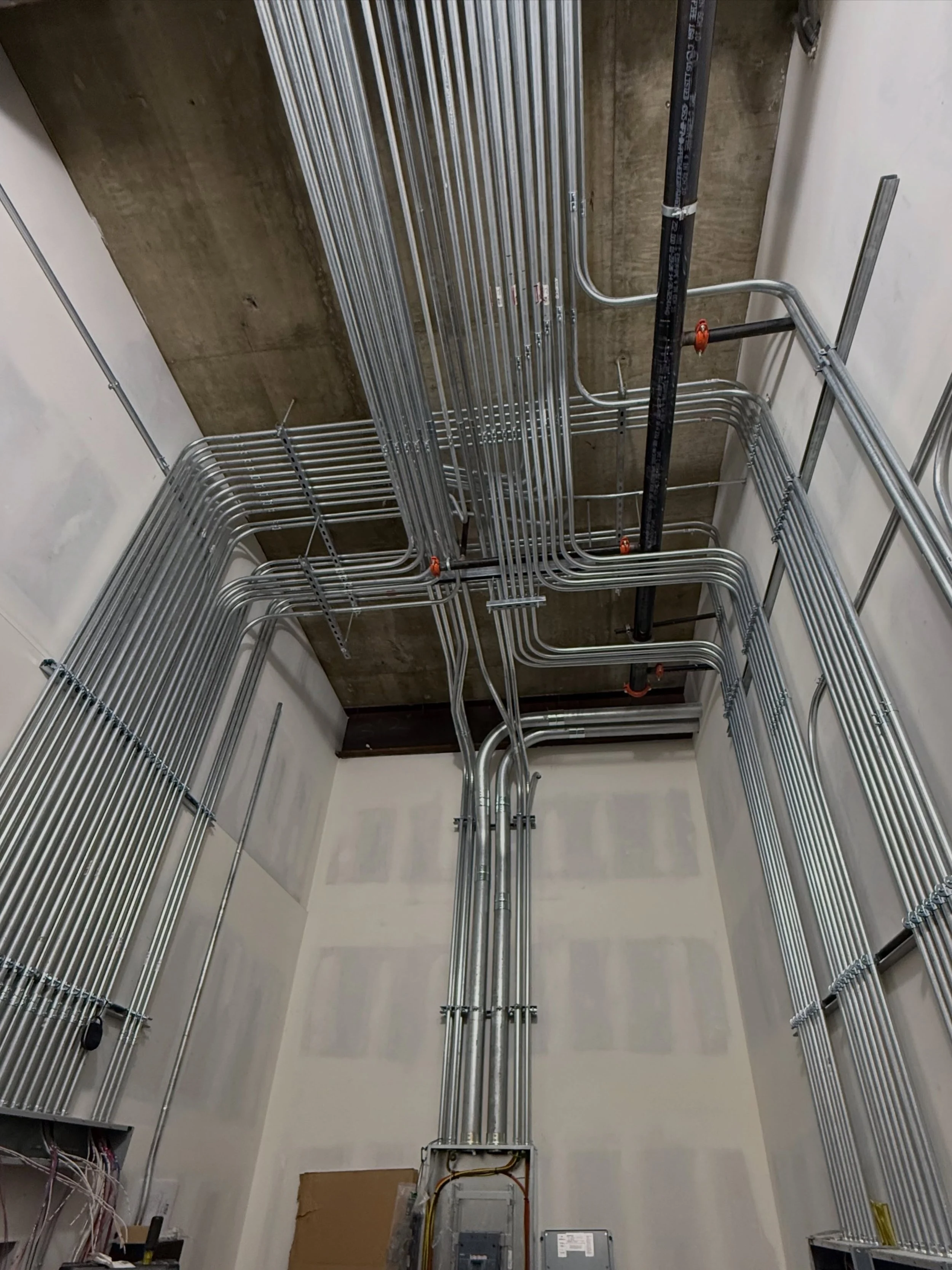 One of the coolest parts about the electrical trade is you get to make art! 🖼️ Great Job Team! #bend #pipe #clean #electricians #aei
