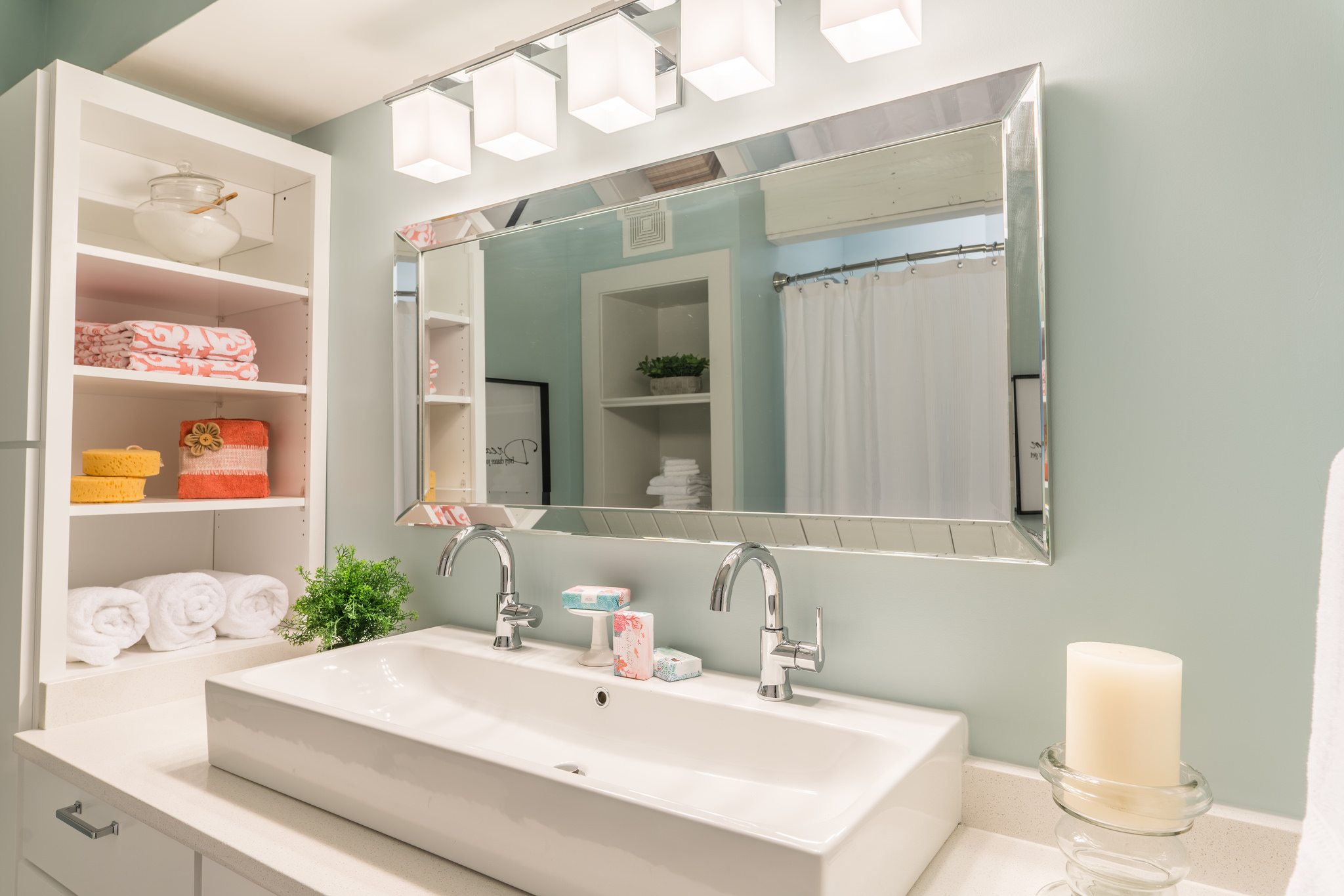Kids' bathroom vanity