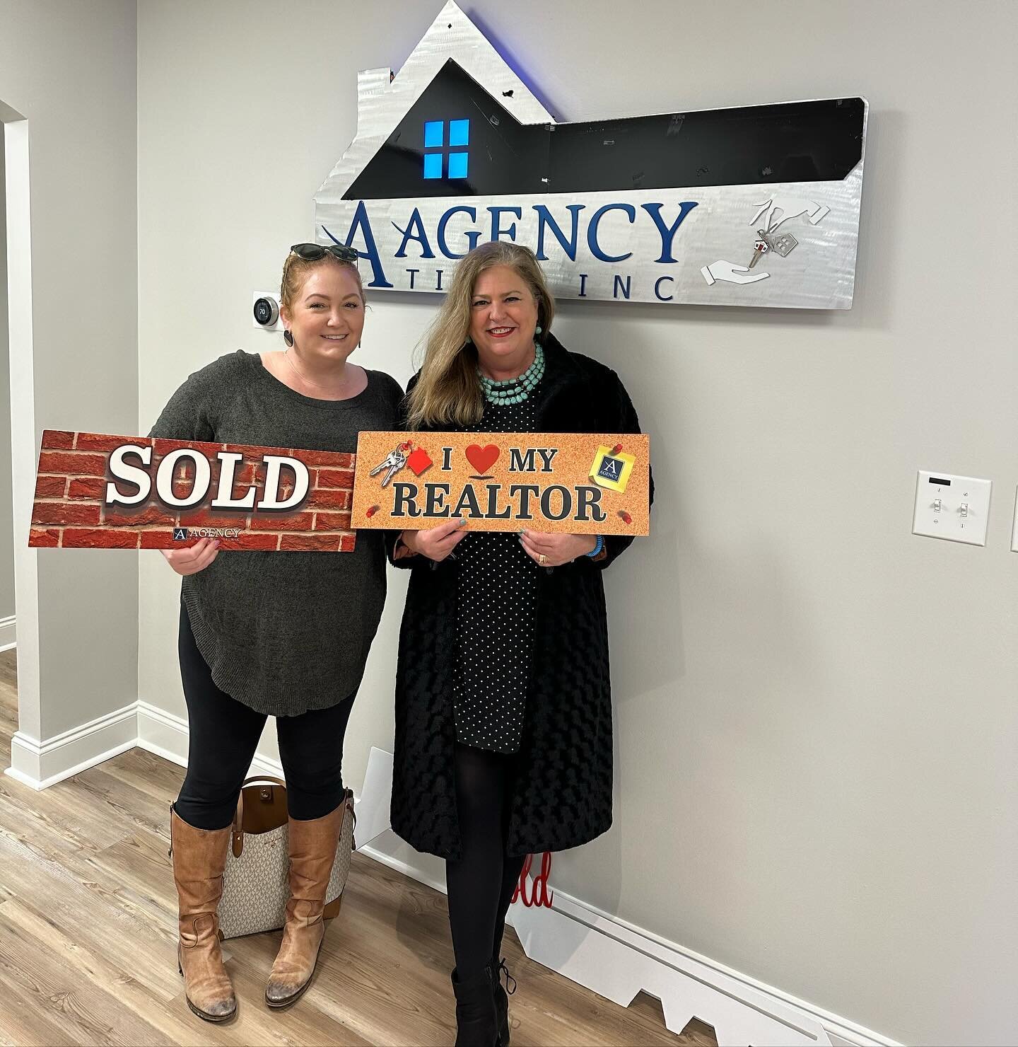 💕 Working with family and friends just makes them that much sweeter 💕
🍾 CONGRATULATIONS to my client and very special friend Joanna on the purchase of her beautiful new patio home!! I&rsquo;m so happy for you and honored that you chose me to help 