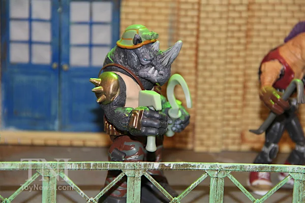 9c6a4-nytf17_playmates_toys28__scaled_600.jpg