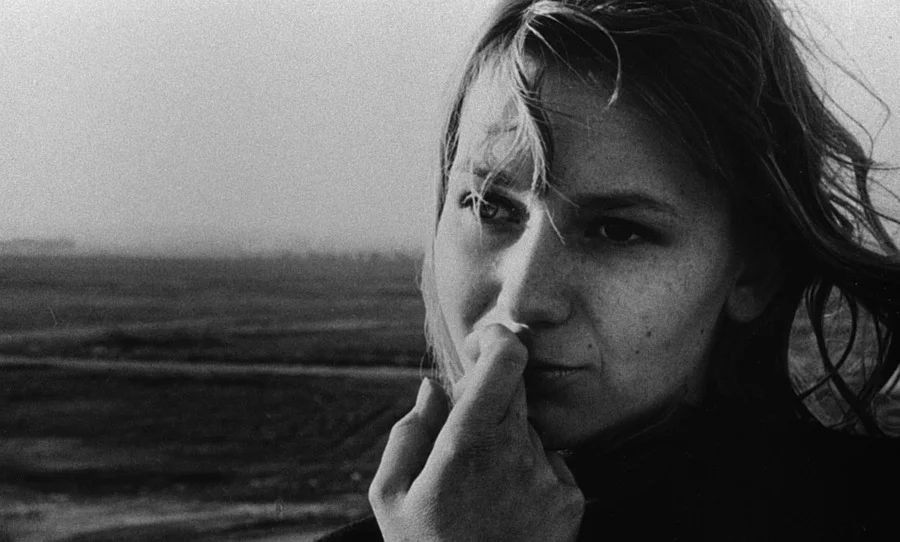 "La Jetee": Signposts and Restless Memories