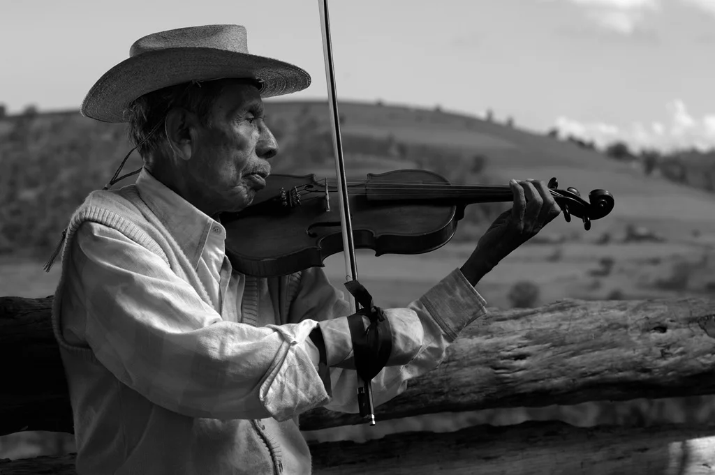 Taking Up Arms with Francisco Vargas' "El Violin"