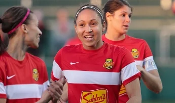Jaelene Hinkle is one of five USWNT players on the WNY Flash. -photo cred to WNYflash.com