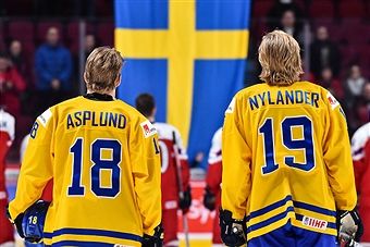 Nylander ad Asplund could be a dynamic duo for the Sabres for years to come - photo cred to Getty Images, Nina Panagiotakis