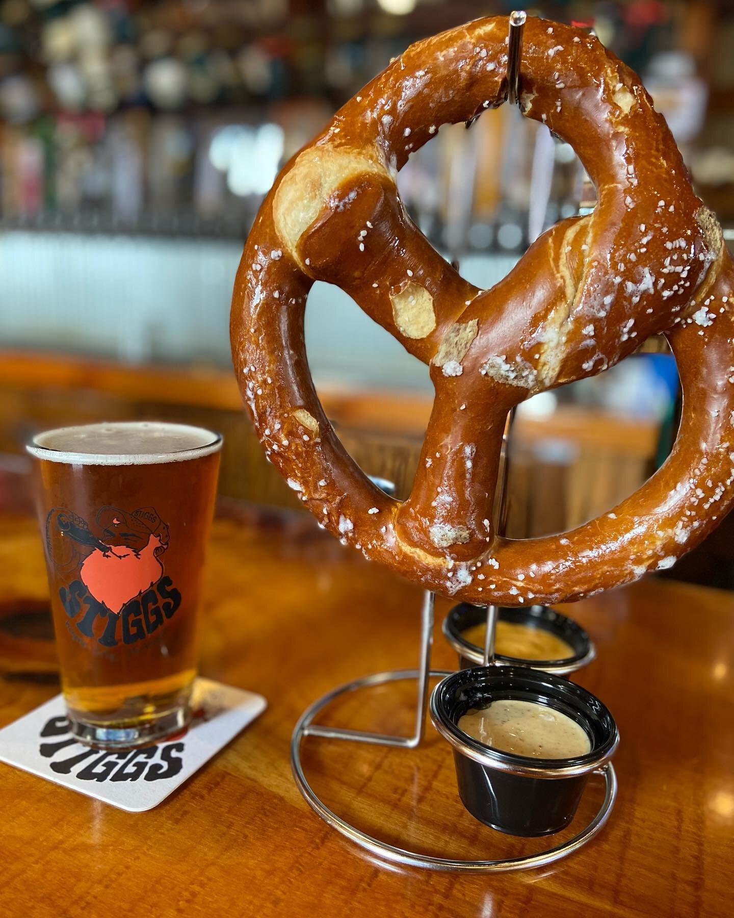 Sunday vibes.  Craft 🍺❤️ &amp; Bavarian pretzels 🥨 😍! 

See you in the #taproom @stiggsbrewery 

#craftbeer #craftbeerlife #craftbeerlover #michiganbeer #stiggs #stiggsbeer #ontap #beerme #beer #beerlife #beerlover #brewery #microbrewery #michigan