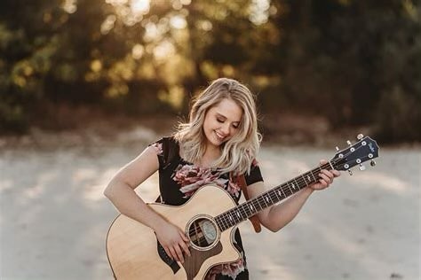 Going on soon‼️ The angelic voice of Sydni K tonight @stiggsbrewery. 🍻 

See you in the #taproom with @certainlysyd 

#brewpub #brewpublife #livemusic #strollthestreets #boynecity #boynecitymichigan #upnorth #upnorthmichigan #upnorthlife