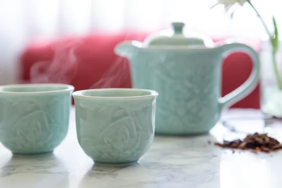This image is not just about the tea set, but the experience that comes with it.