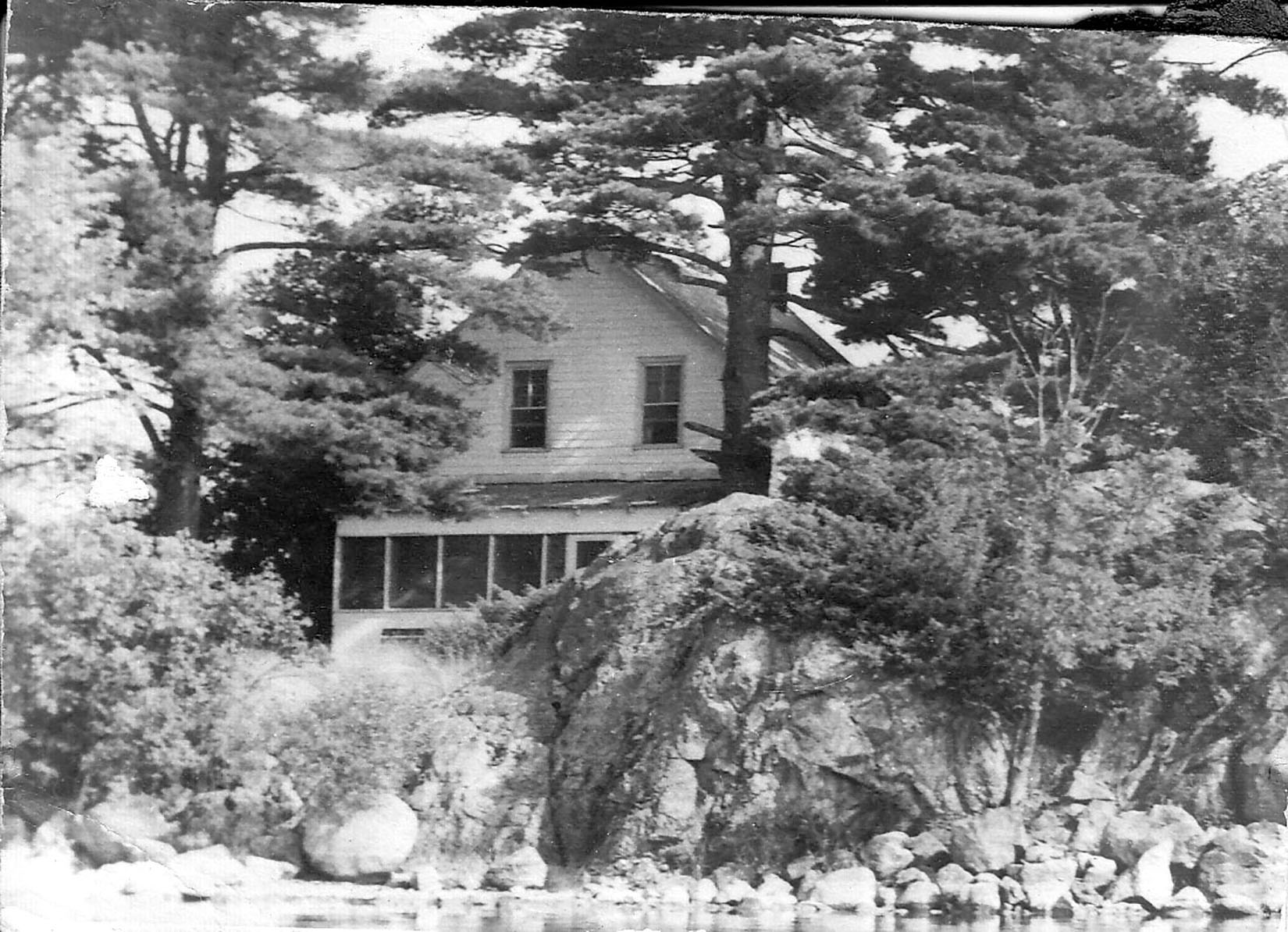 The unspoiled surroundings and Moira Lake's famous fishing brought affluent tourists from Illinois, Ohio, Pennsylvania and New York State, as well as occasional Ontario guests, to Pitts’ Landing. Photo courtesy Ketcheson Family