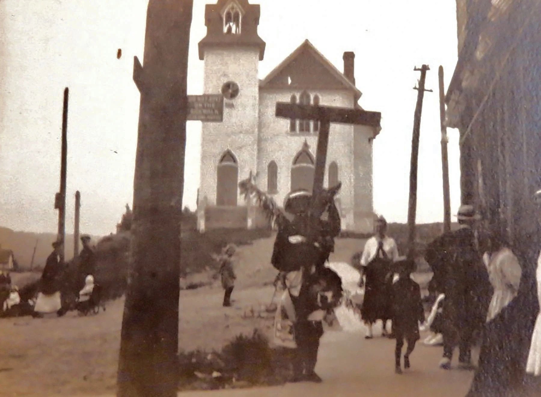 Infantry soldiers returned as a parade to Bancroft where they celebrated at the corner of Hastings and Bridge Street. The cenotaph in Bancroft commemorates 66 local boys who didn’t make it home from the war however, this number is thought to be much higher, at about 100 local lives lost, during wartime contributions. Photo courtesy the North Hastings Heritage Museum