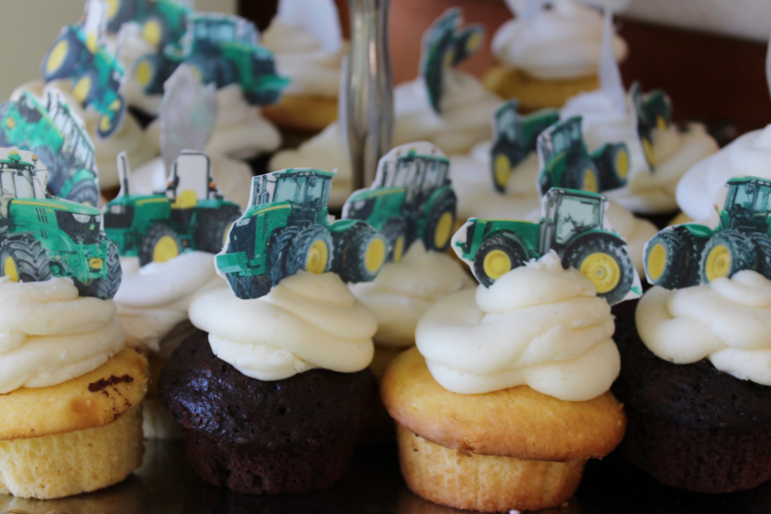 Edible tractor cupcake toppers