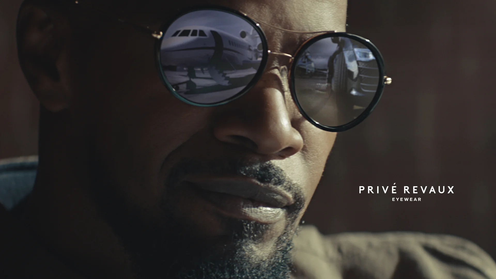 Prive_06_With_Logo.jpg