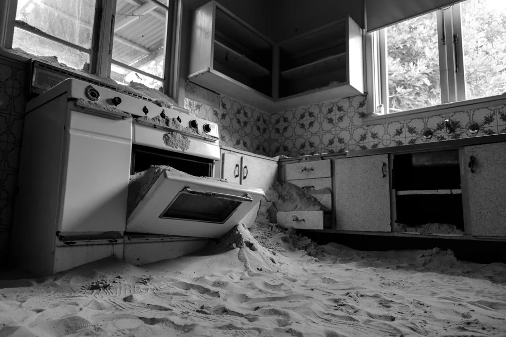 57 Kitchen.jpg