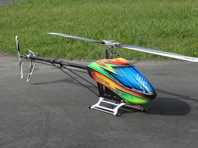 trex 800 rc helicopter