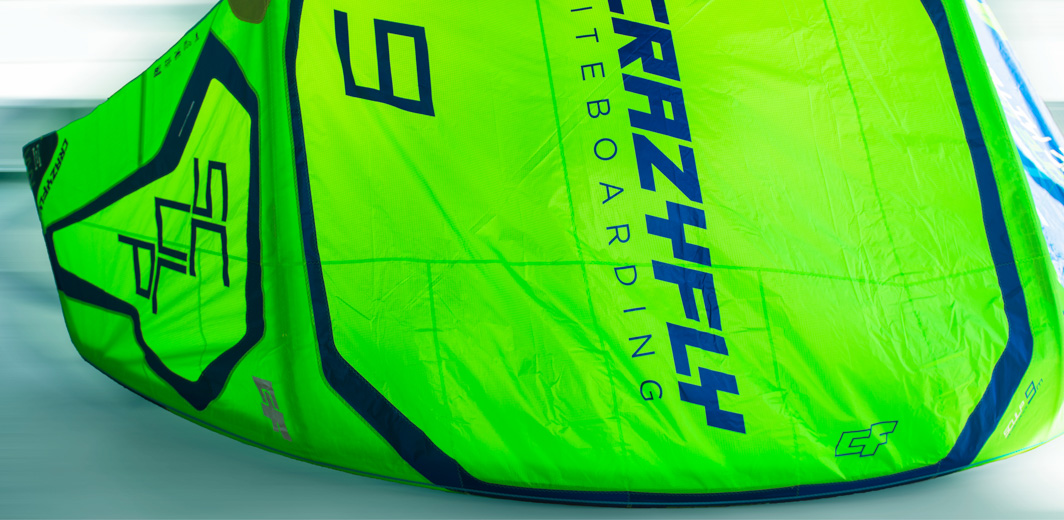 TAILORED CANOPY Smart, fitted and well cut. Without any compromise to the kite’s shape, we have created a Tailored Canopy, where we have been able to unite multiple panels into one. As a result, the canopy has less panels, which saves weight and at the same time creates a more unified and stronger skin of the kite.