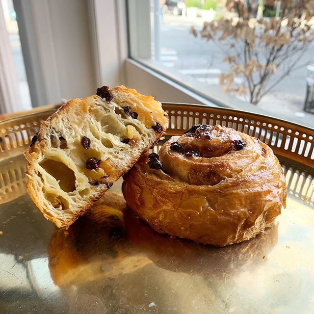 Our Snail is a classic Danish pastry dough with Vanilla Pastry Cream, apricots, currants and Golden raisins!