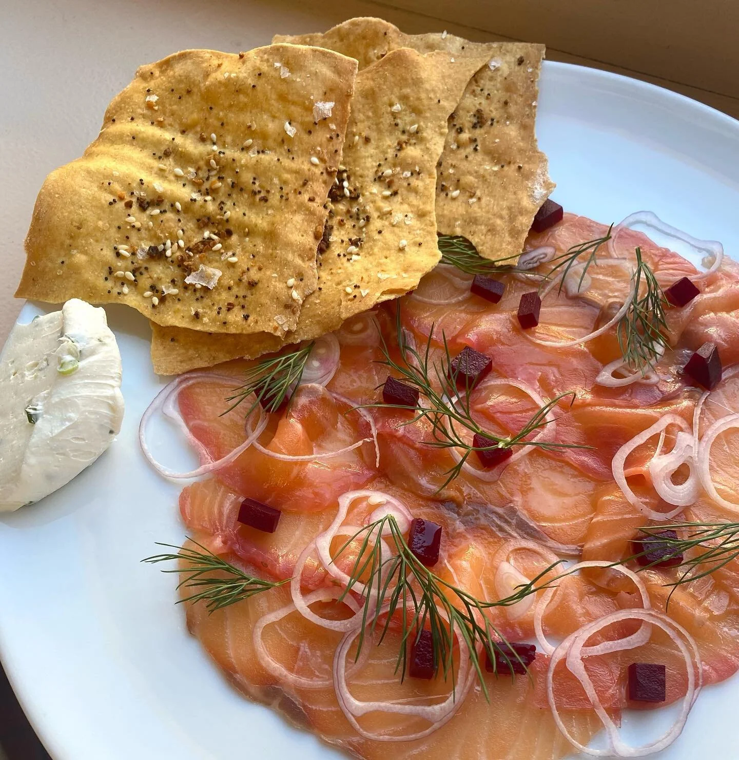 Join us from 9 AM to 2 PM everyday to try our new ✨gravlax✨&hellip; Sweet &amp; sour pickled beets, shallots, fresh dill, scallion cream cheese, and &lsquo;everything&rsquo; lavash!