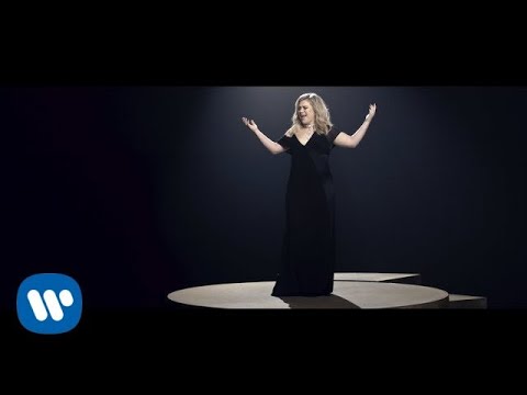 Kelly Clarkson - I Don't Think About You