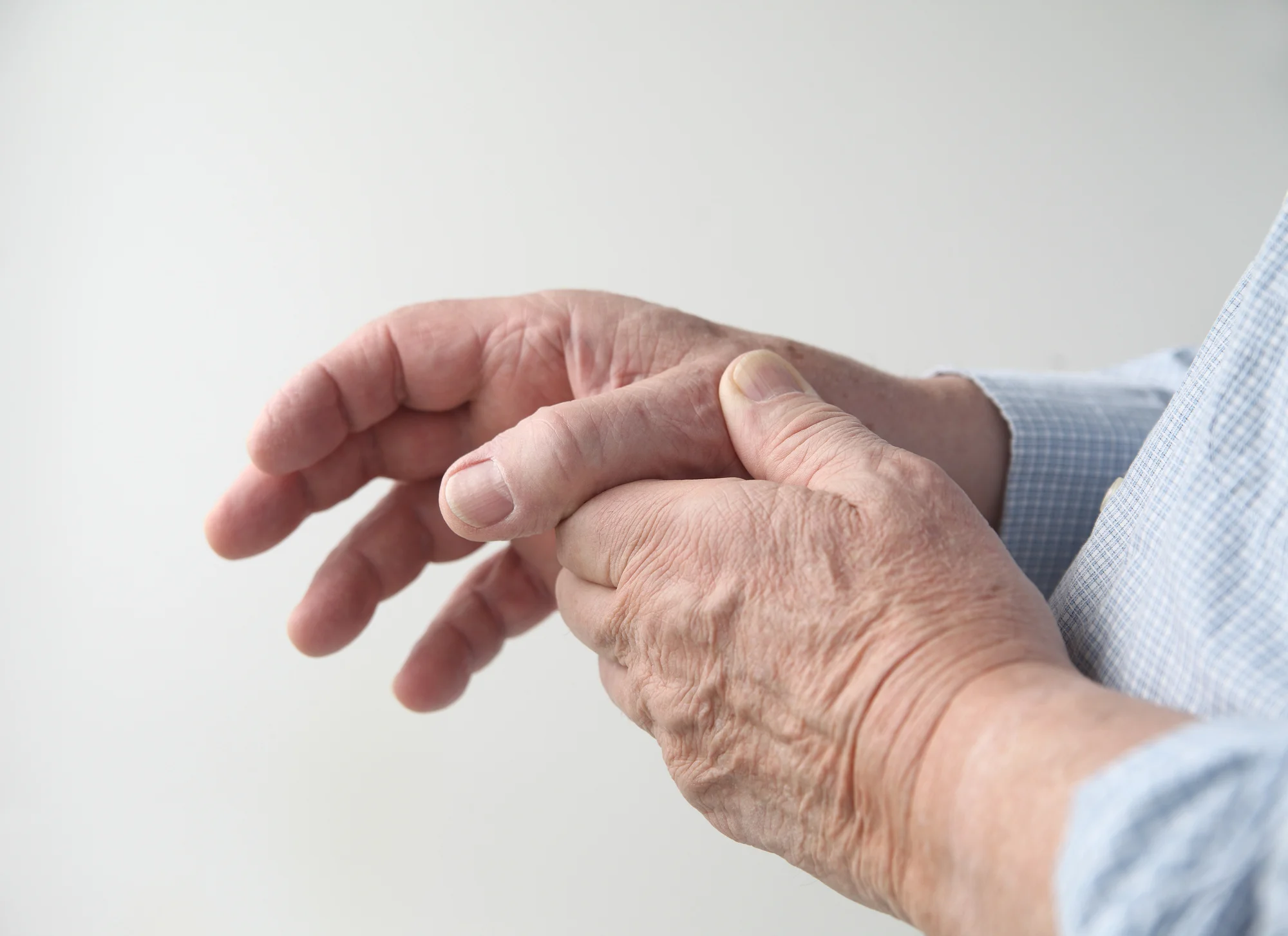 4 Natural Therapies for Arthritis You Can Try Now