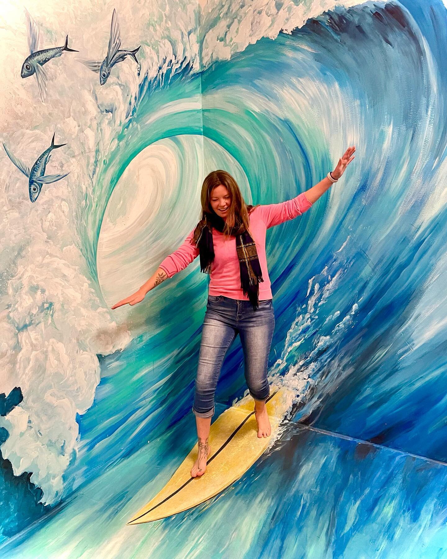 Surfs up! It&rsquo;s Saturday friends 😁 missing you and wishing you a great weekend wherever you might be. 

Another mural I painted for that fun gallery in Gastown @thedimensionsgallery  Go check them out for your next &ldquo;vacation&rdquo; 😉 

#