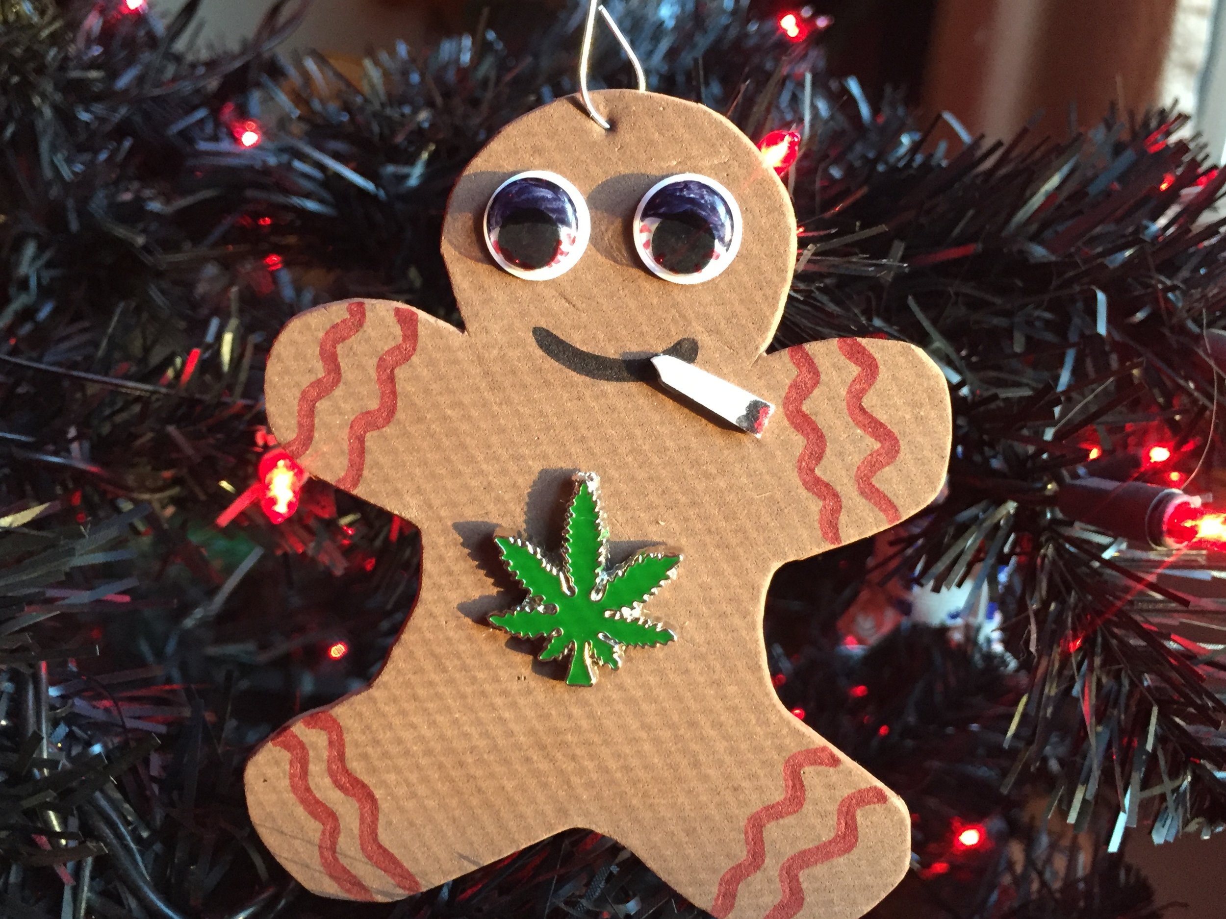 The Stoner's Cannabis Christmas (Kushmas) Tree