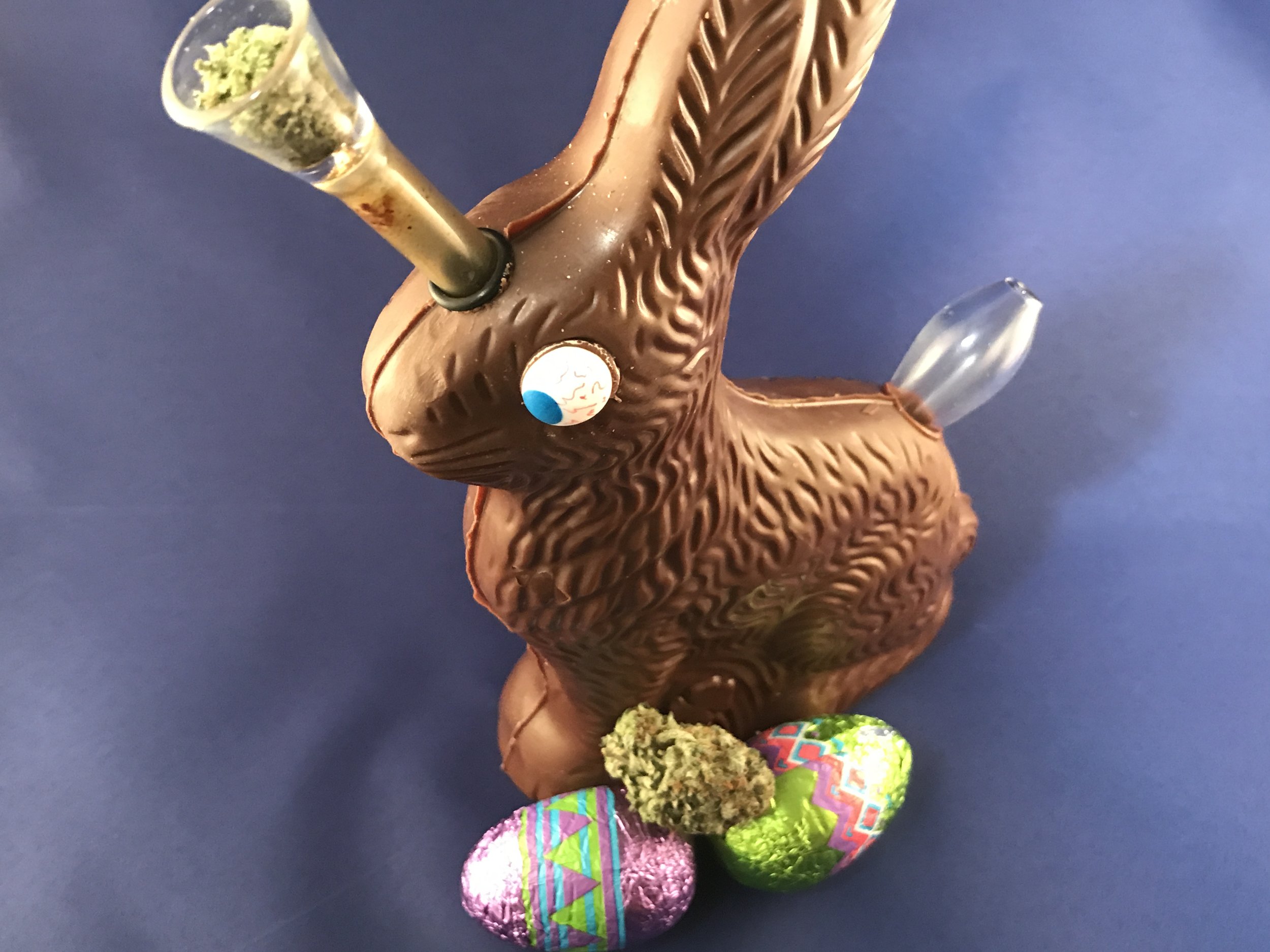 Stoner Crafts: DIY Chocolate Easter Bunny Bong by Chronic Crafter.