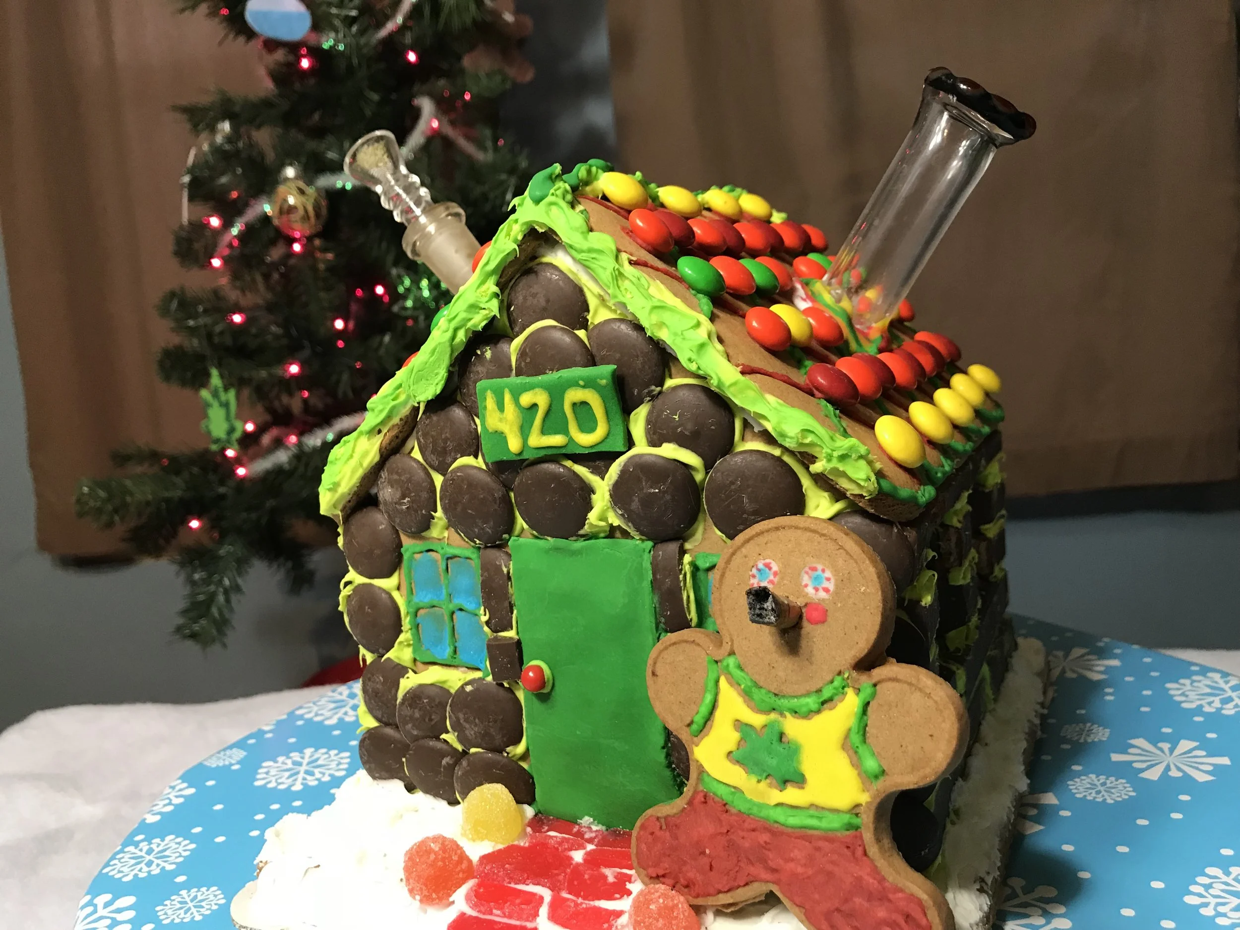 GINGERBREAD HOUSE PIPE