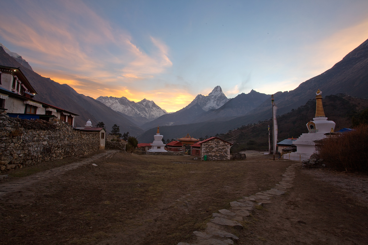 Tengboche_sunrise_web.jpg