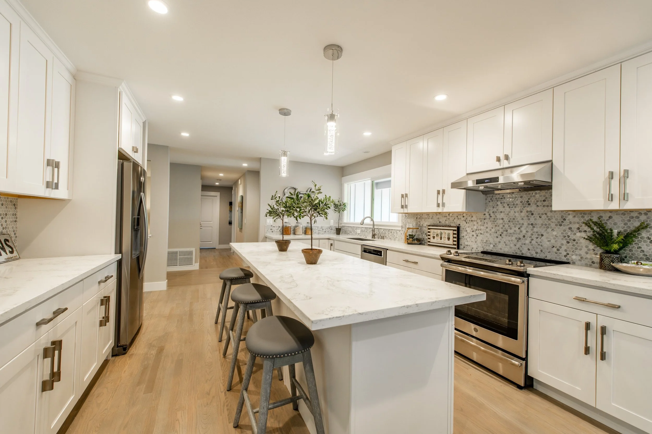 012_Kitchen.jpg
