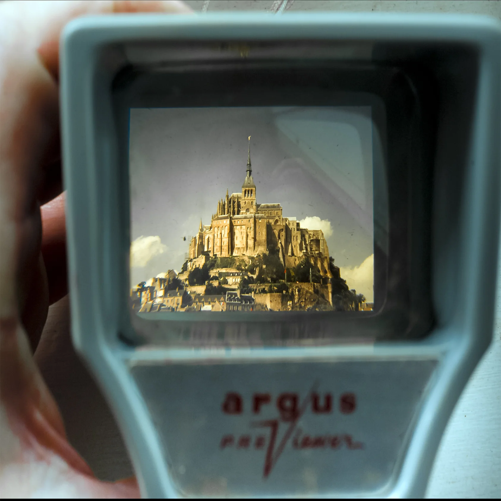 Previewer on Black-Edit.jpg