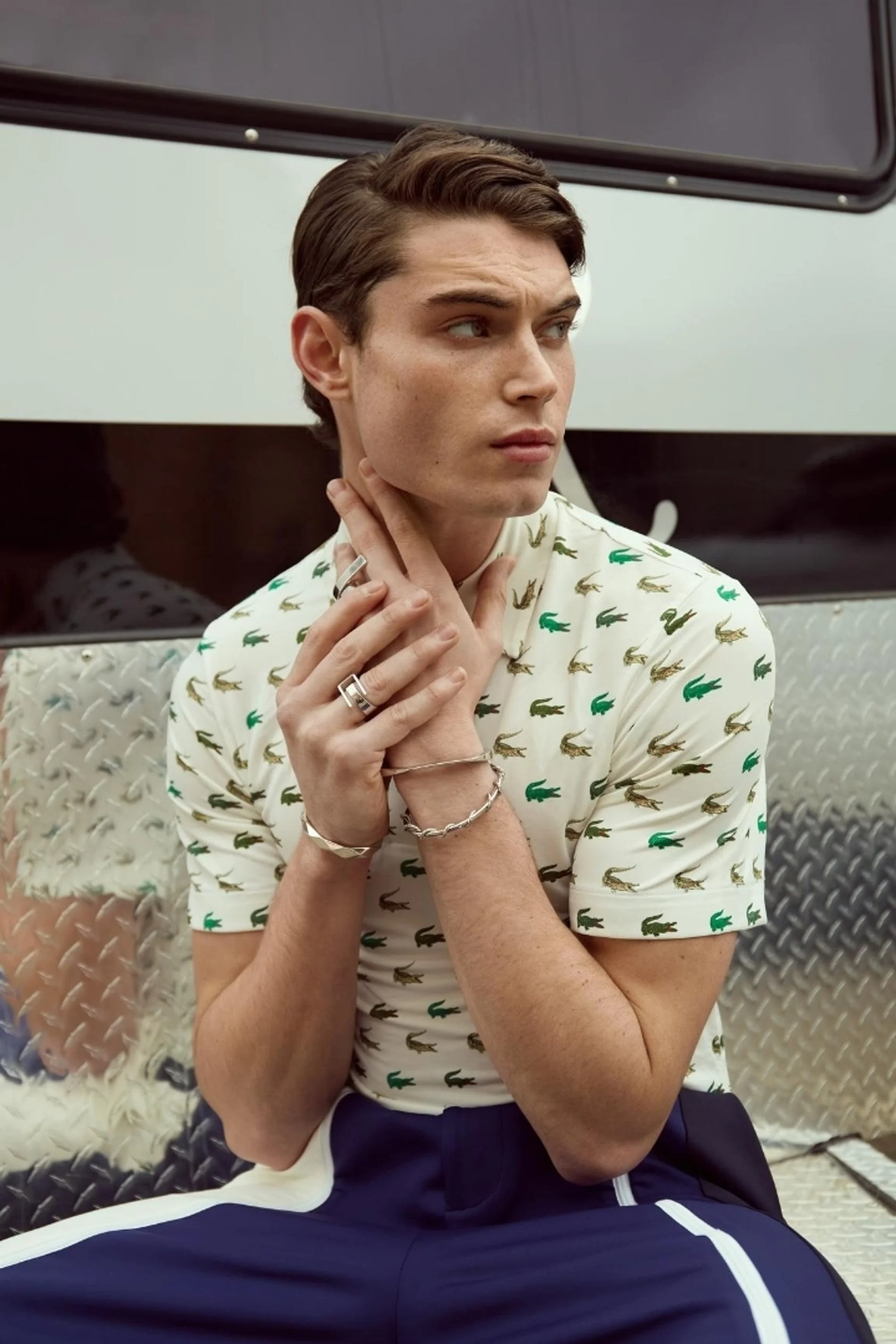 1597655239981485-look-4b.jpg