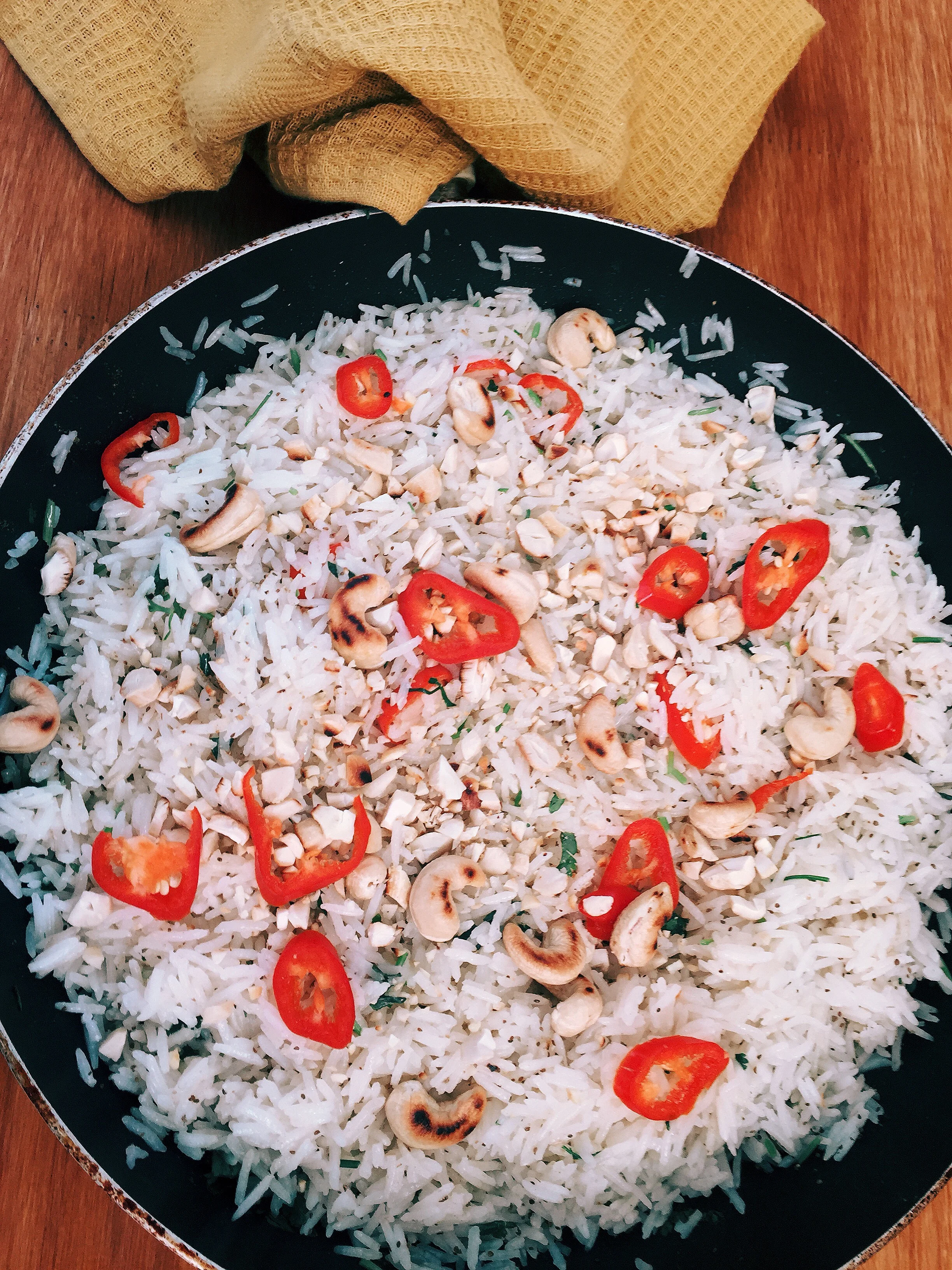 Coconut Rice With Cashews 