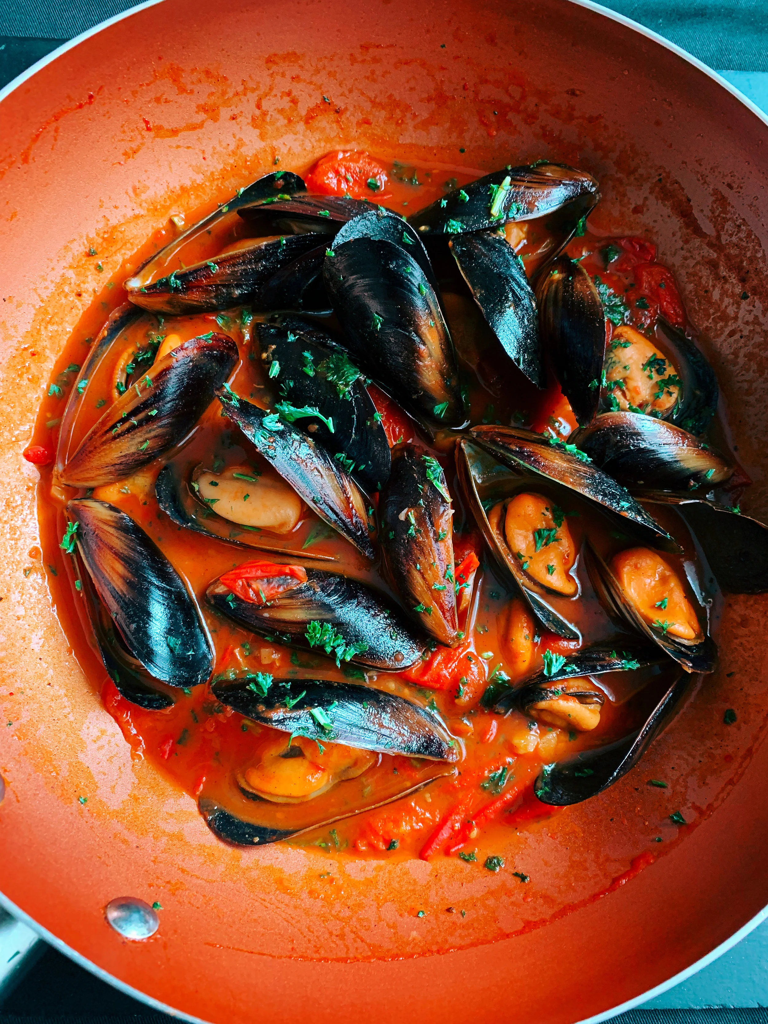 Garlic &amp; Tomato Mussels 