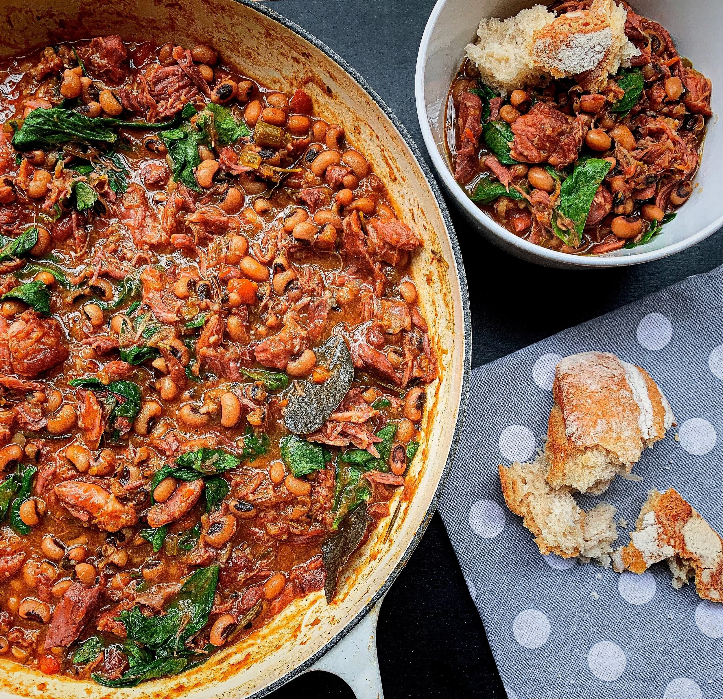 Black eyed beans with smoked pork