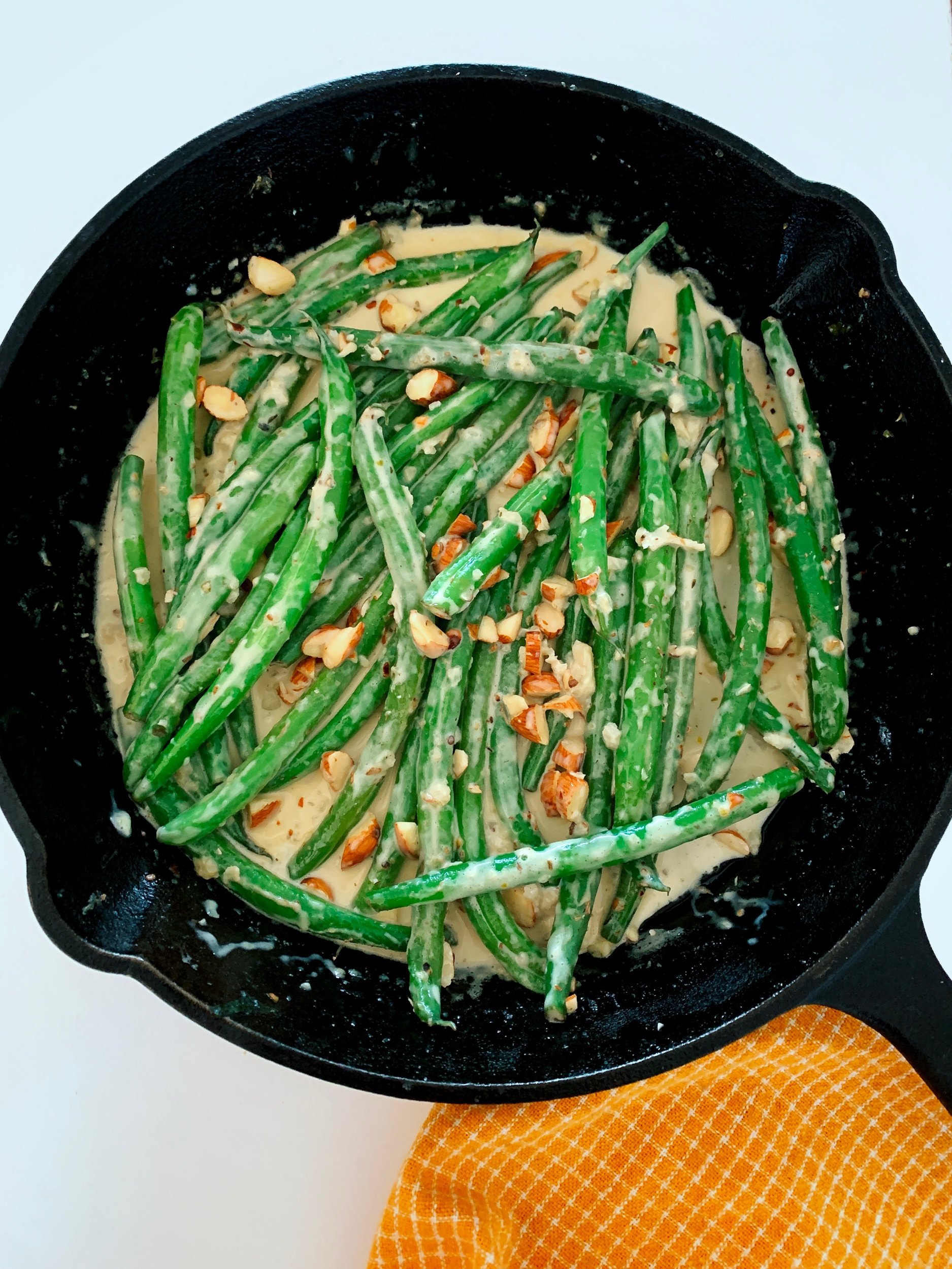 Creamy garlic green beans
