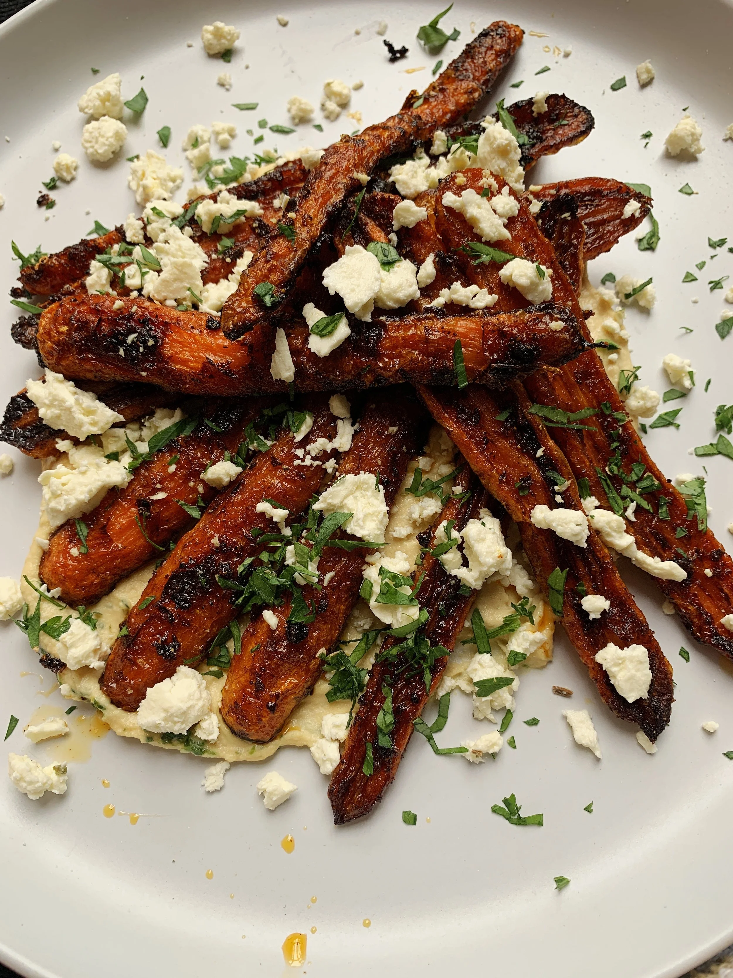Roasted Carrots &amp; Hummus 