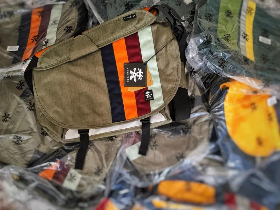 20 neue CRUMPLER Bags wurden heute in die LIK Akademie für Foto und Design geliefert.