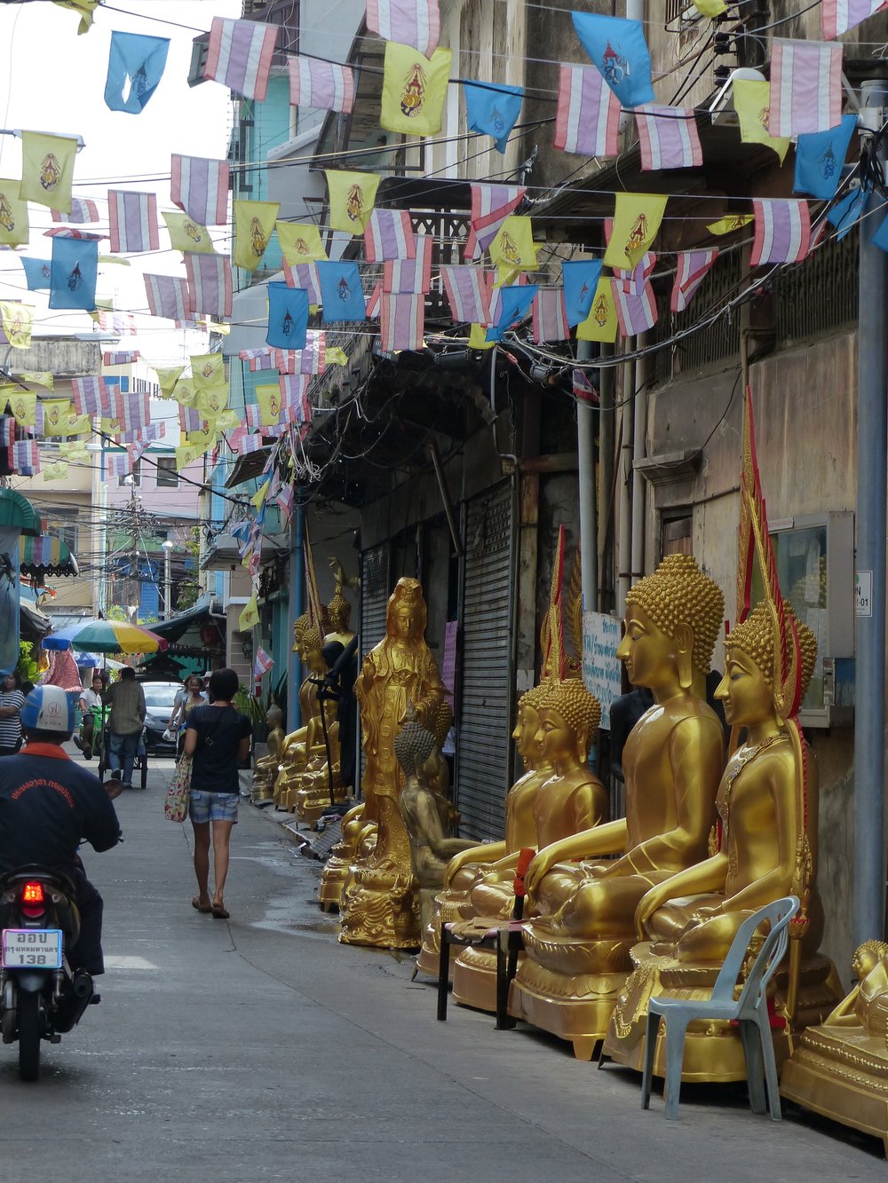 In Bangkok, shops are in districts, this was the shrine district. 