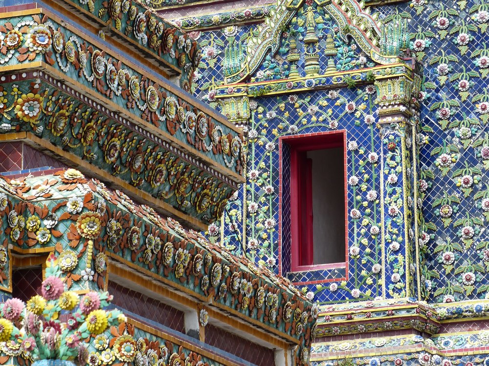 Wat pho temple, one of two temples we saw covered completely with tile