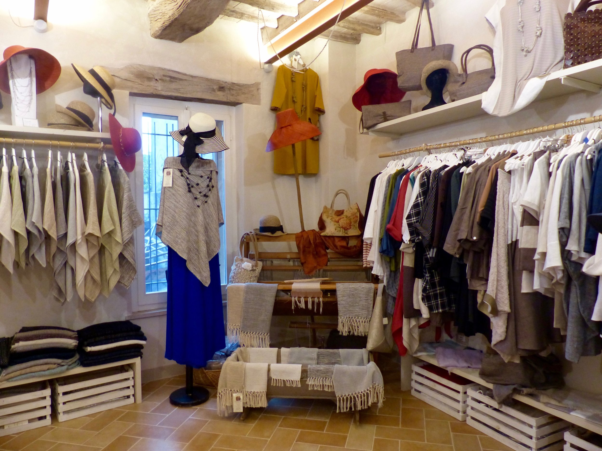 what do do and shopping in Spello Umbria Italy