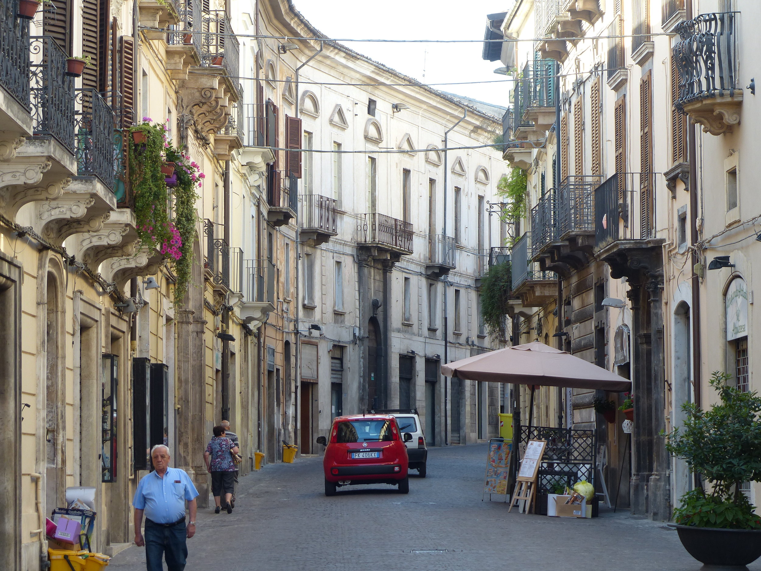 sulmona-street45-nice-people.JPG