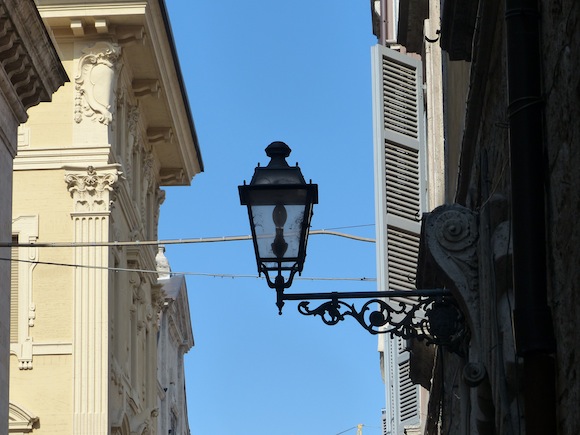 ascoli-lamp.JPG