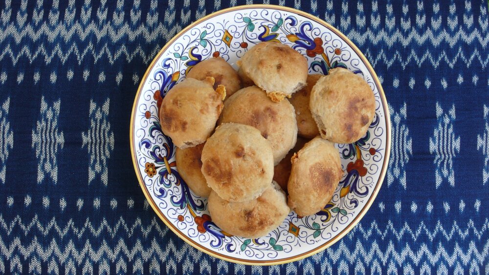 pan nociato pecorino rolls