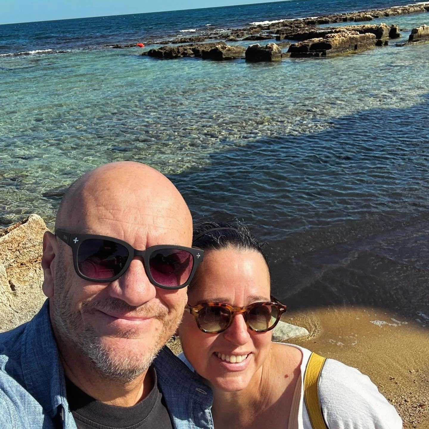 From hazelnut-filled hills of garnet and gold to whitewashed villages perched above a brilliant blue sea, this last trip reminded me that Italy contains multitudes. The luckiest part? Traveling through the Mezzogiorno with @max_brunelli of @ciaoandia