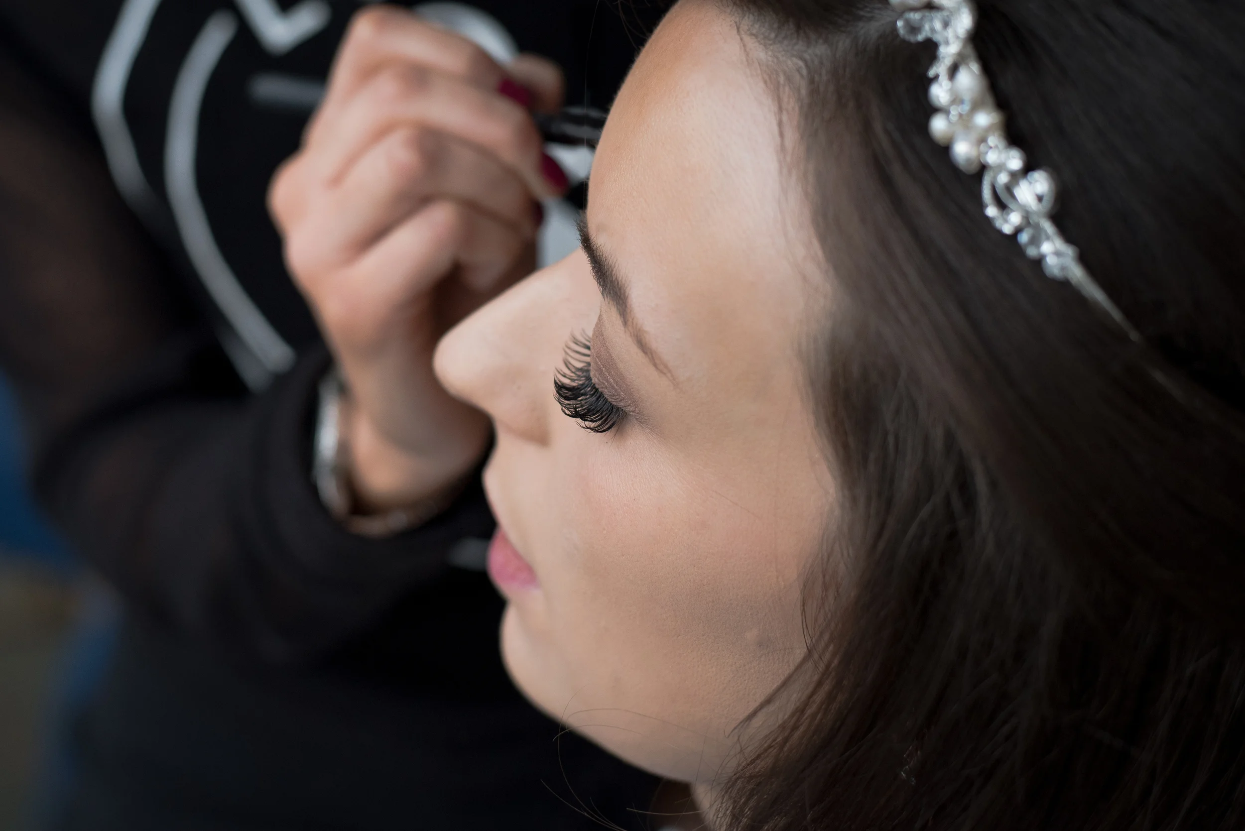 Hampshire wedding photographer // Fleet wedding photographer // Bridal make up / Sarah-fishlock-photography