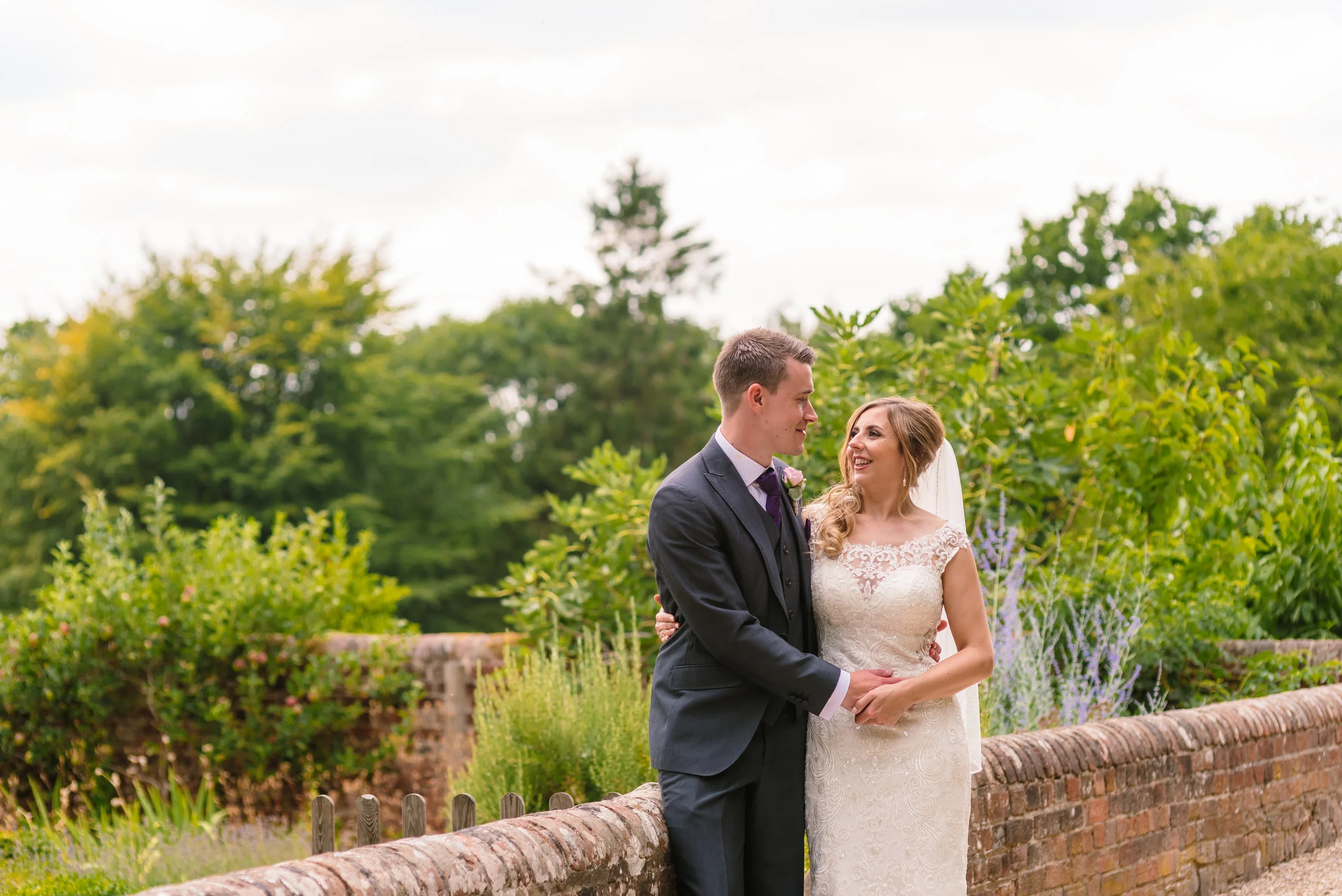 Sarah-fishlock-hampshire-wedding-photographer / hampshire-wedding-venue / Berkshire-wedding-venue / barn-wedding / fun-wedding-photographer / fleet-wedding-photographer-hampshire