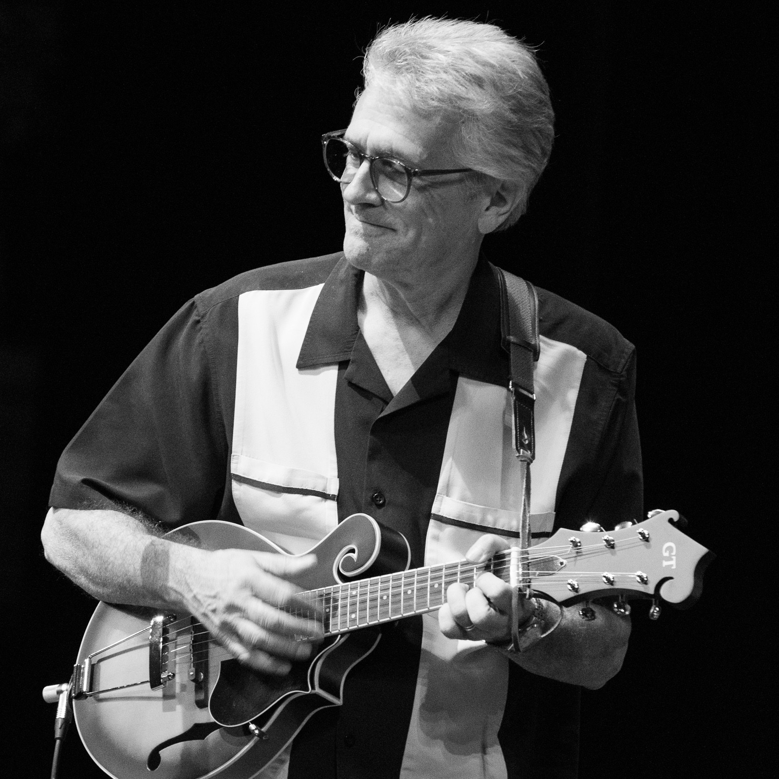 Joe Loesch bustin' it out on mandolin.