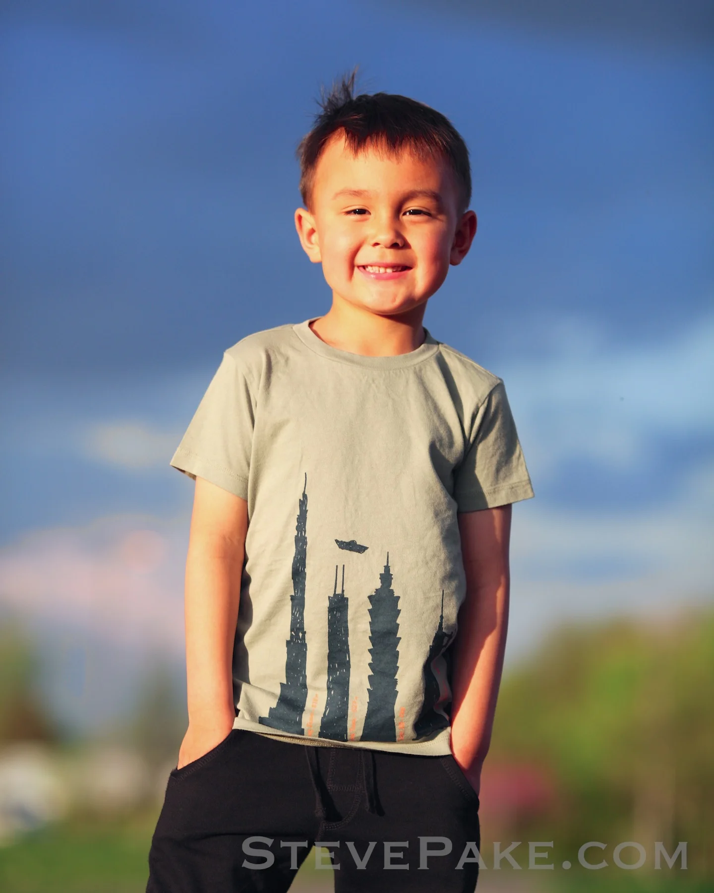 Portraiture and selective focus with a full-frame Canon 5D Mark II DSLR, and a 135mm f/2L prime lens.